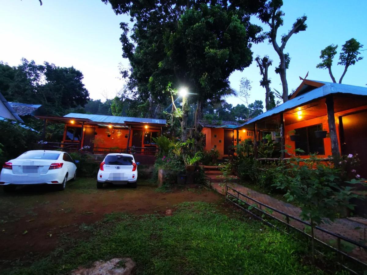 บ้านดินโฮมสเตย์ ปางอุ๋ง Ban Huai Makhuea Som Exterior foto
