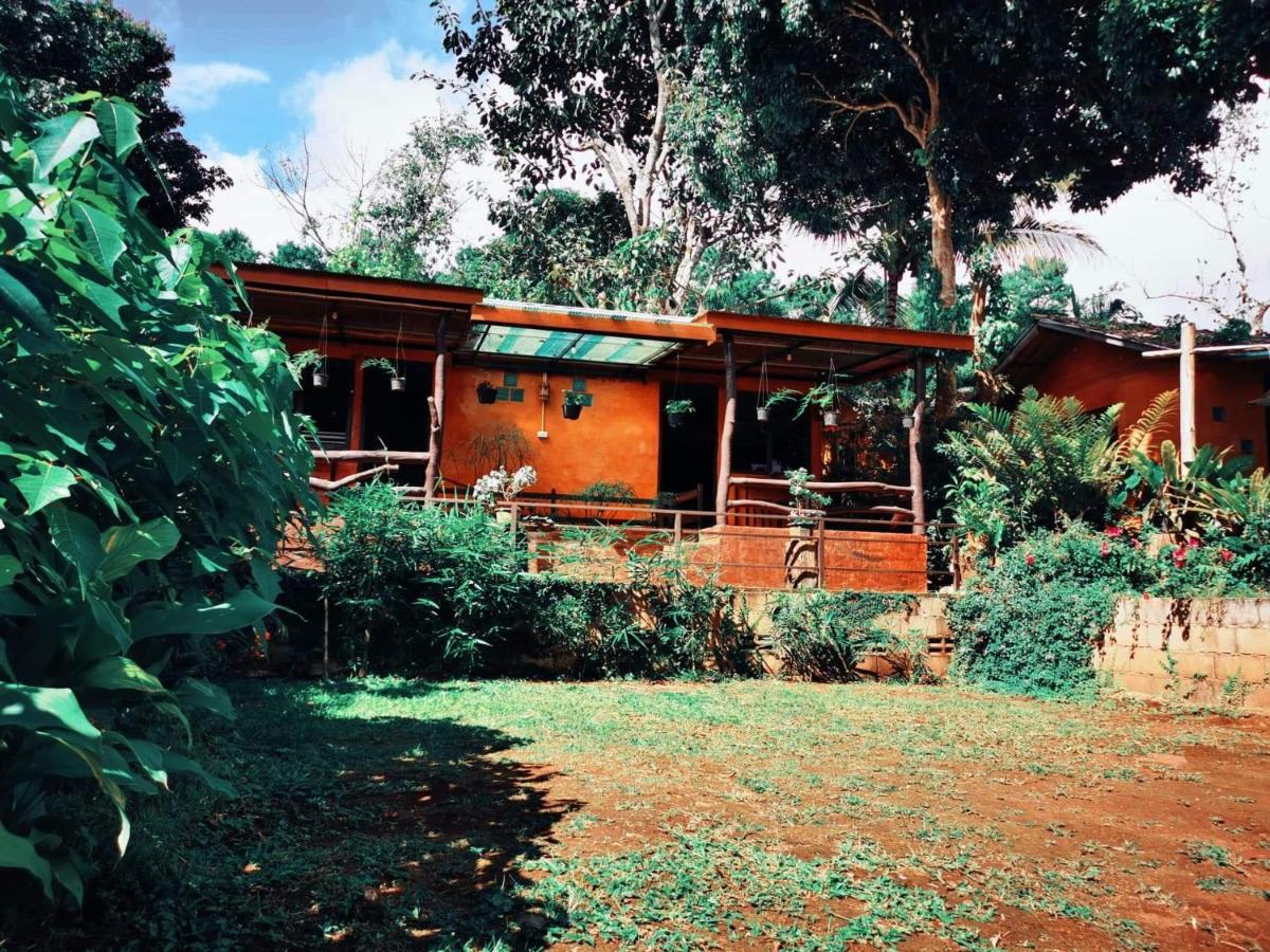 บ้านดินโฮมสเตย์ ปางอุ๋ง Ban Huai Makhuea Som Exterior foto